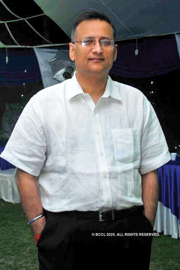 Manoj & Arti&rsquo;s 25th wedding anniversary