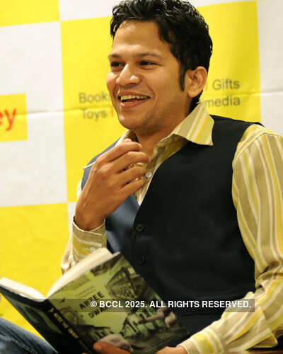 Book launch: 'Arzee the Dwarf'