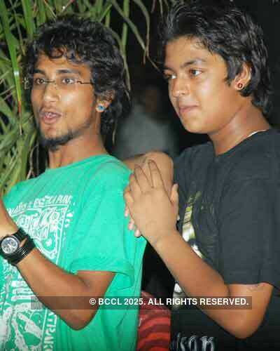 Kailash Kher performs