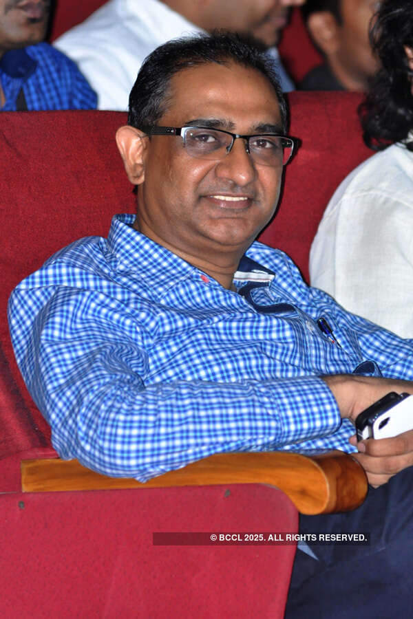 KK performs in the city