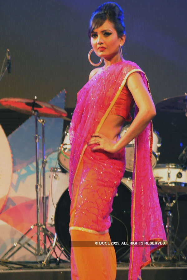 KK performs in the city