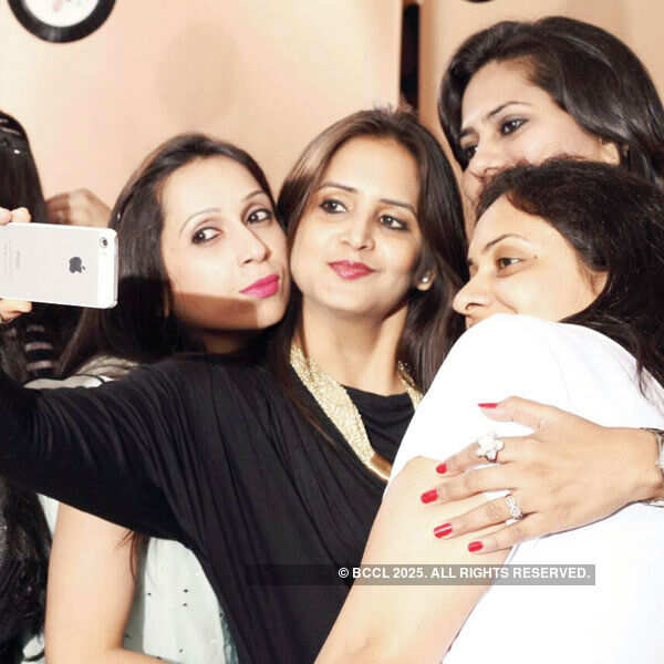 Selfie booth rocks the party