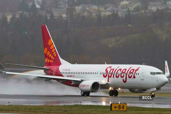 SpiceJet to hire 100 pilots, 200 cabin crew
