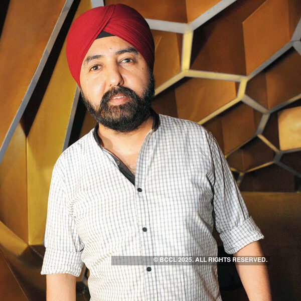 Sukhdeep Singh during the Super Saturday Night Photogallery - Times of India