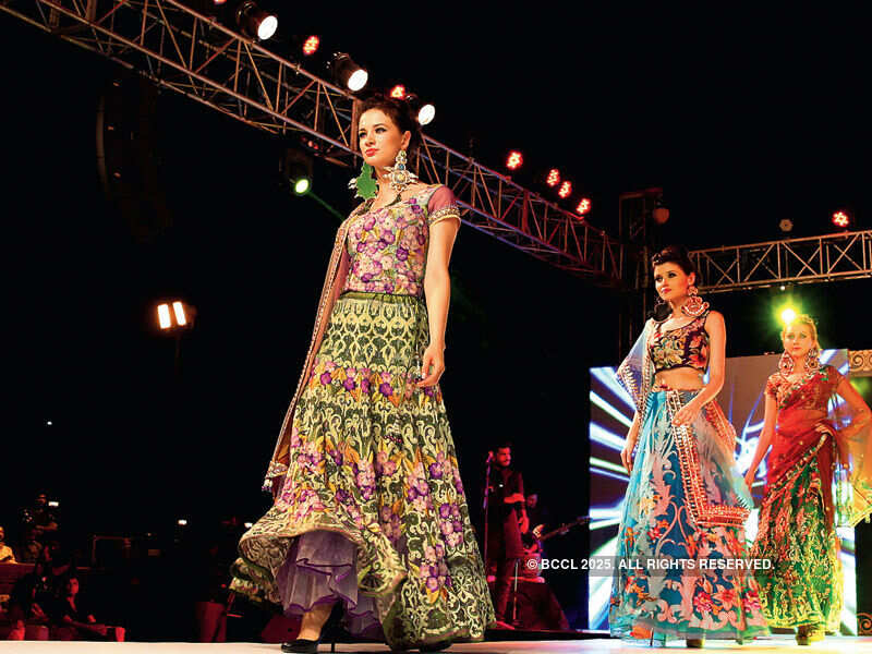 Models walk the ramp Photogallery - Times of India