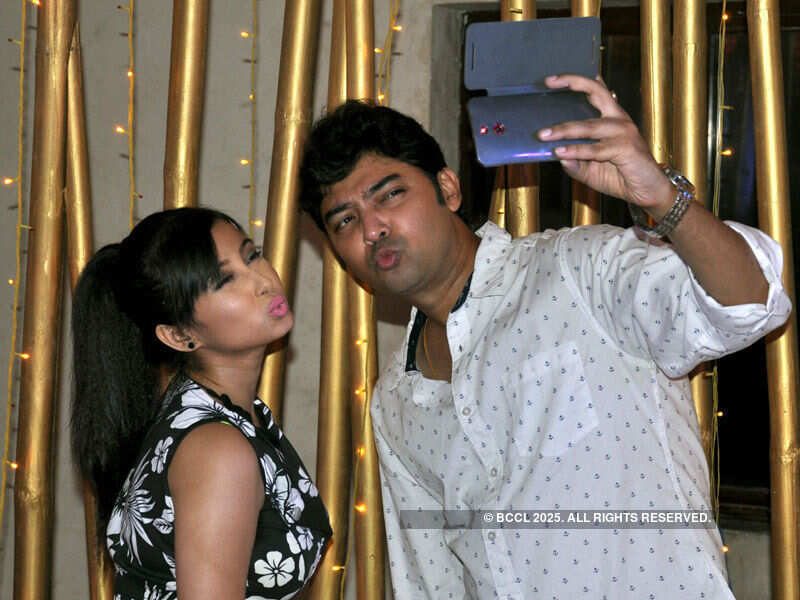 Manami Ghosh and Bhaswar Chatterjee during the wrap-up party of Bengali film Aamar Prithibi Photogallery - Times of India