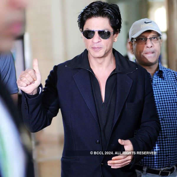 SRK undergoes knee surgery, advised rest