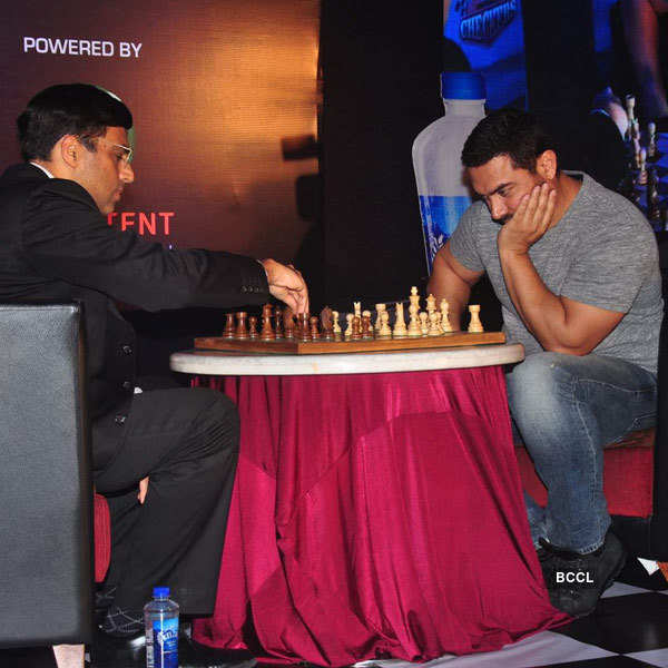 Aamir plays Chess at an event