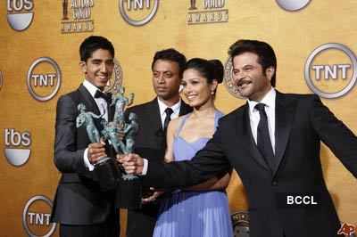 Irrfan with 'Slumdog ...' team