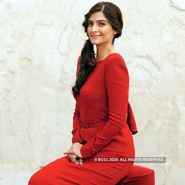 Post Saawariya, Saonam Kapoor turned featured Photogallery - Times of India