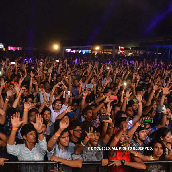 Audience go mad during Armin van Buuren Photogallery - Times of India