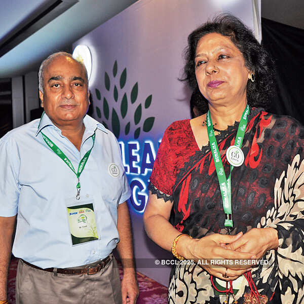 Dilip Trivedi and wife Suneeta Photogallery - Times of India