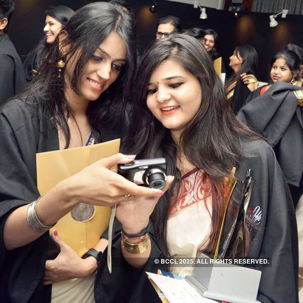 Students click pictures with their friends Photogallery - Times of India