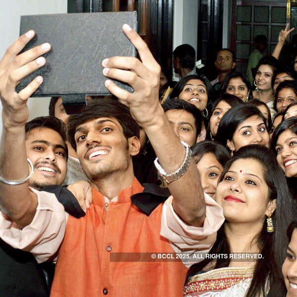 Students take a selfie Photogallery - Times of India