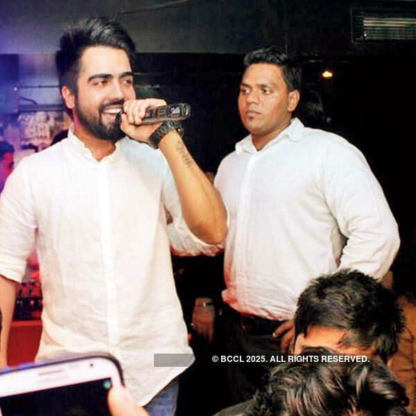 Hardy Sandhu performs live