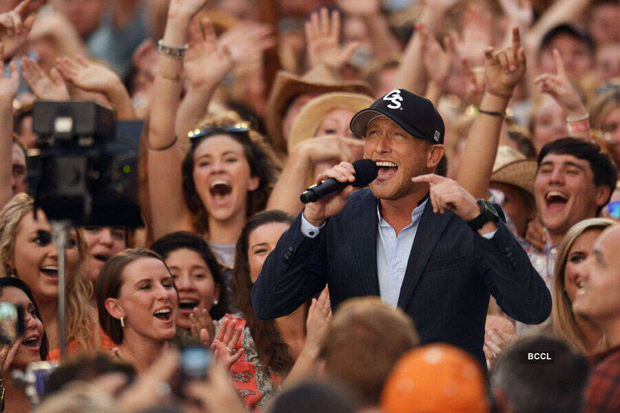 Singer Cole Swindell introduces Florida Georgia Line