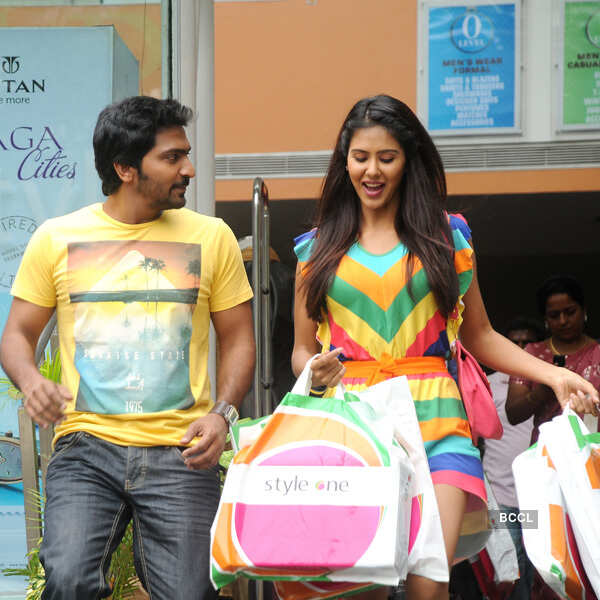 A still from Telugu movie Pandavullo Okadu