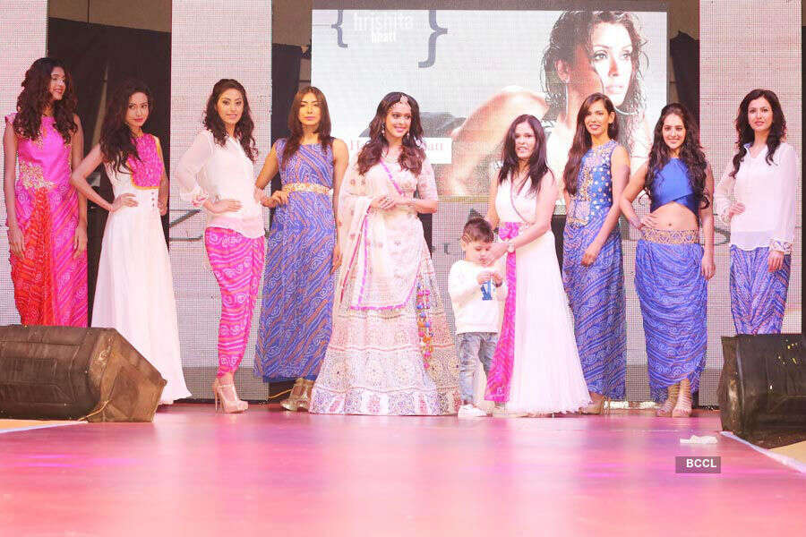 Hrishitaa Bhatt poses with models