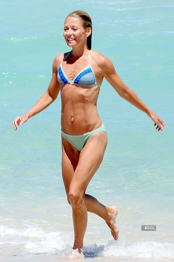 America actress Kelly Ripa needs to put on weight to wear a bikini. 
