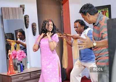 Keno Kichu Kotha Bolo