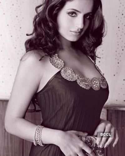 Ameesha Patel's Portfolio Pics