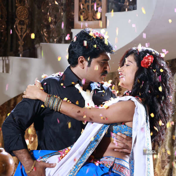 A still from Telugu film Srimathi Bangaram