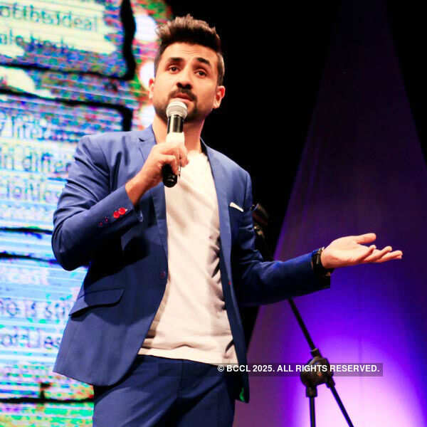 Vir Das performs at Comedy Central Chuckle Festival