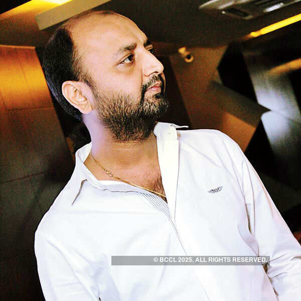 Ravi Kejriwal during the live performance