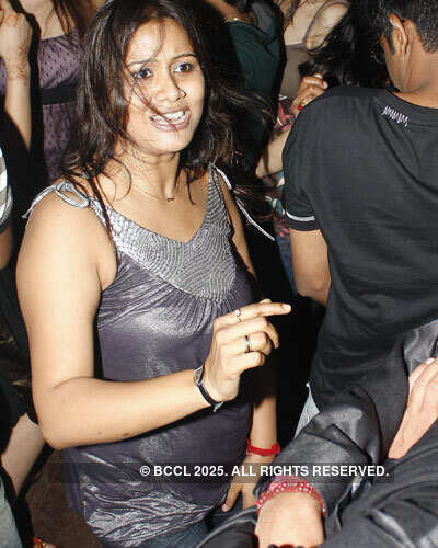 HHI Saturday night party