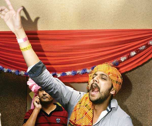 Bhangra party saw guests sporting colourful pagdis