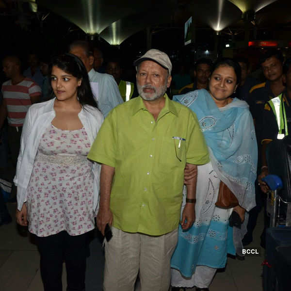 Photos of celebrities at airport