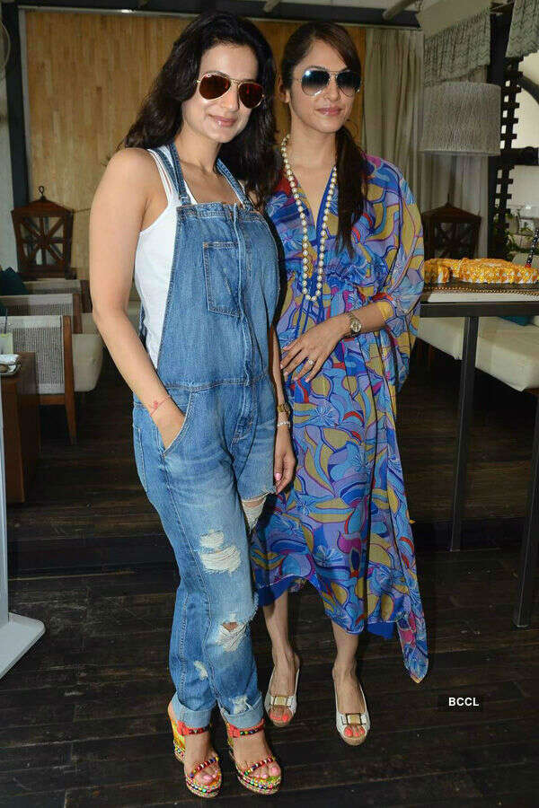 Ameesha Patel and Isha Koppikar during Rouble Nagi&rsquo;s birthday