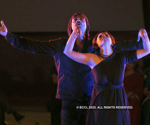 Koushik Sen and Paramita Saha perform