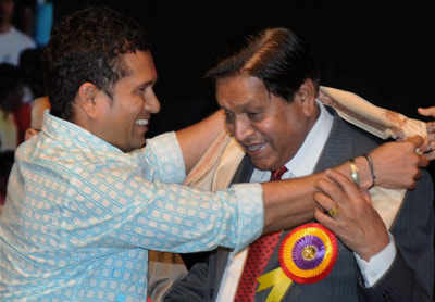 Sachin at Borde's felicitation