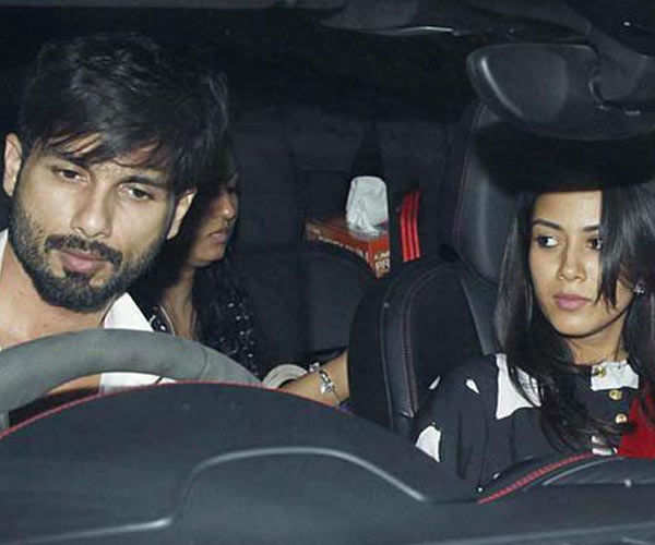 These PDA pictures of Mira Rajput and hubby Shahid Kapoor are simply unmissable