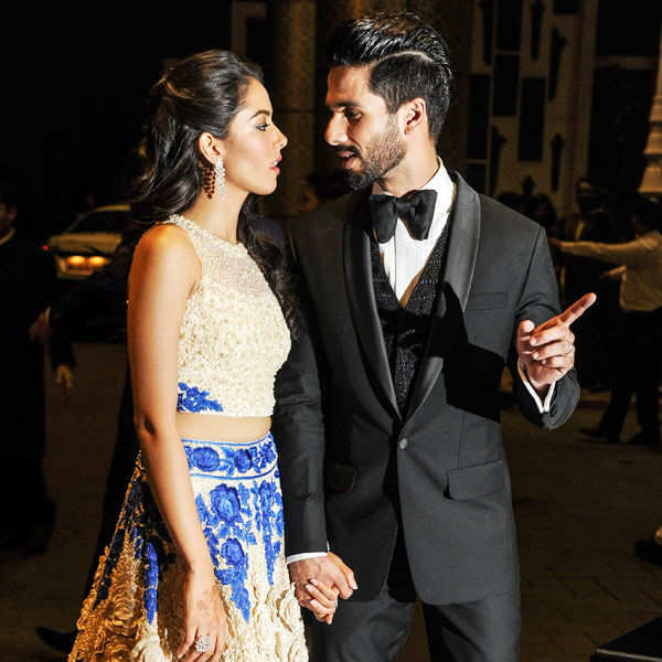 These PDA pictures of Mira Rajput and hubby Shahid Kapoor are simply unmissable