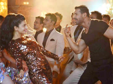 Leaked: John Abraham, Shruti Haasan's hot item number from ‘Welcome Back’