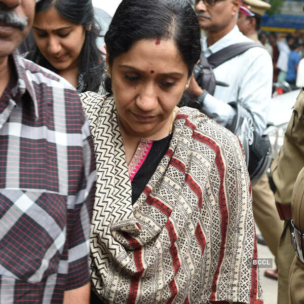 Sujatha pays her last respects