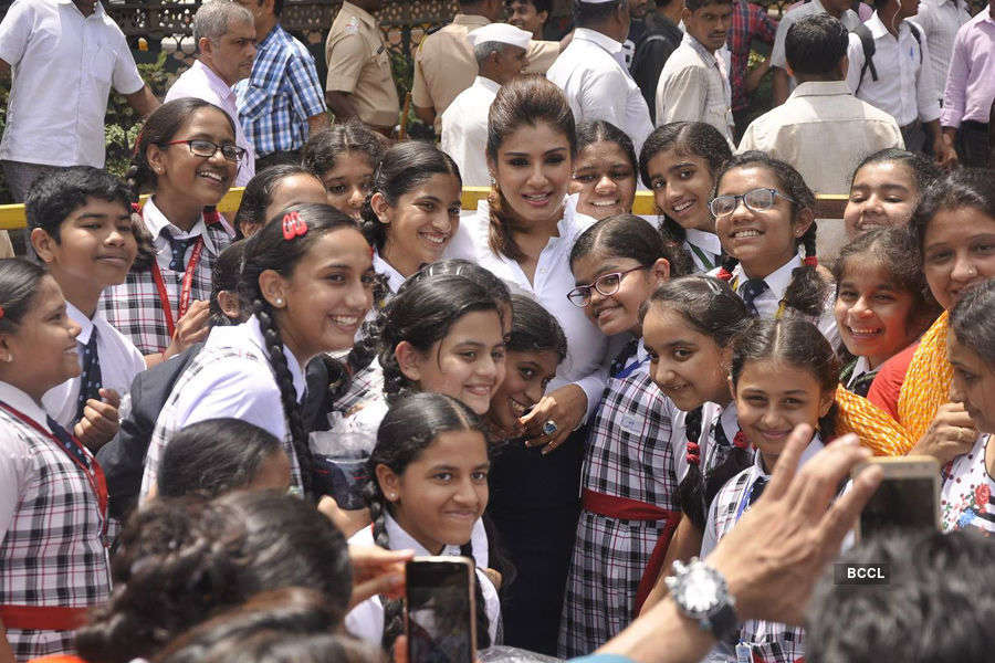 Raveena takes part in awareness campaign