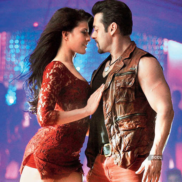 Jacqueline Fernandez And Salman Khan In Jumme Ki Raat From Kick