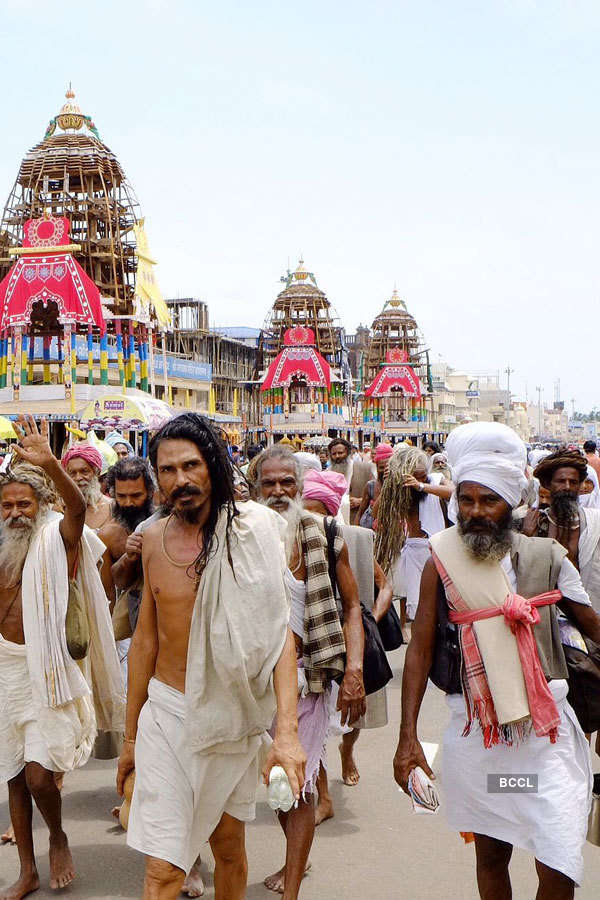 Jagannath Rath Yatra begins in Puri