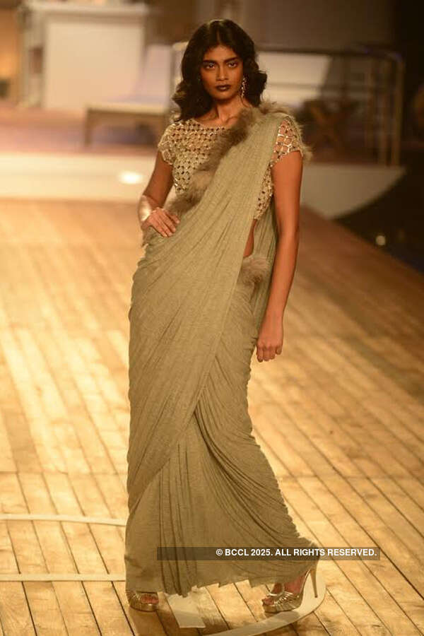 A model walks the ramp for Monisha Jaising's show