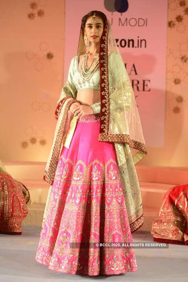 Femina Miss India Earth, Hasleen Kaur walks the ramp