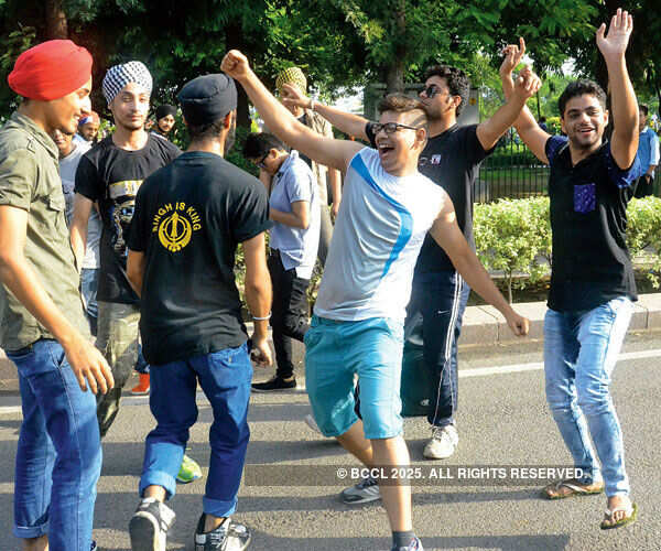 Dancing time during the Raahgiri Day