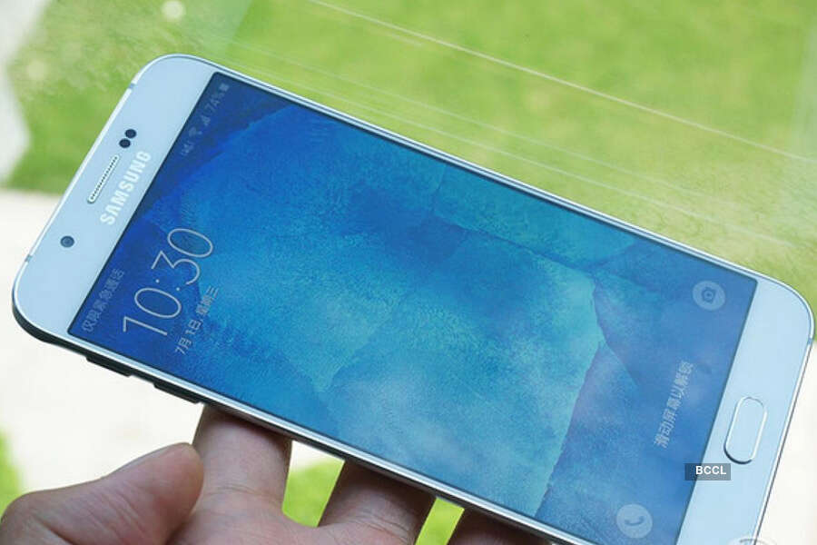 It features a 16MP rear camera