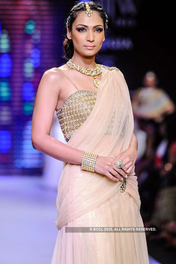 Shamita Singha showcases a creation by Sunil