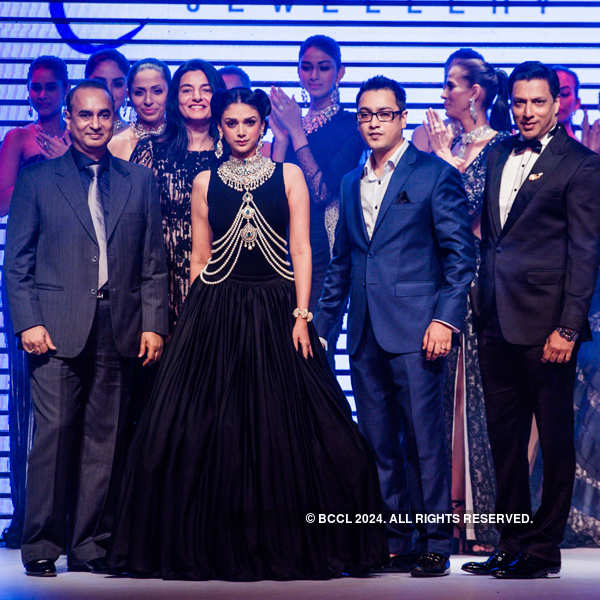 IIJW '15: Yoube Jewellery Ltd