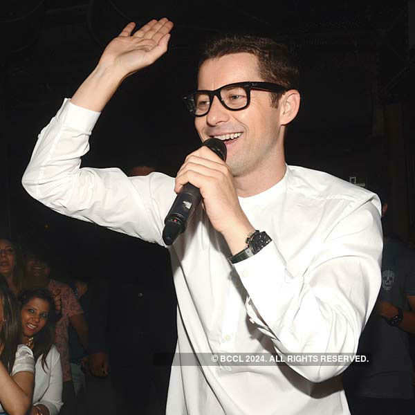 Akcent performs at Hybrid