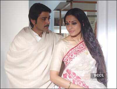 Shob Charitro Kalponik