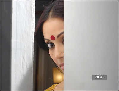 Shob Charitro Kalponik